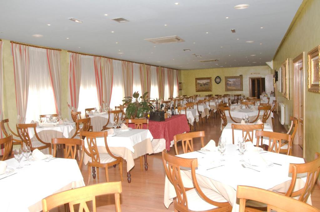 Hotel Restaurante San Roque Medina del Campo Ngoại thất bức ảnh