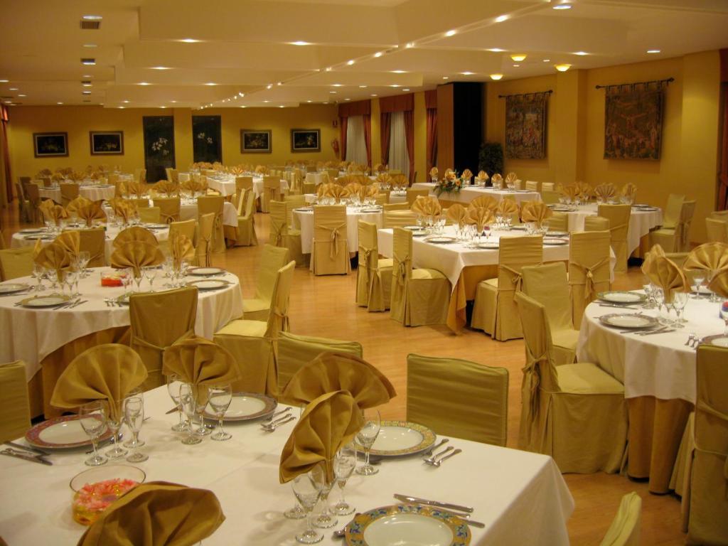 Hotel Restaurante San Roque Medina del Campo Ngoại thất bức ảnh