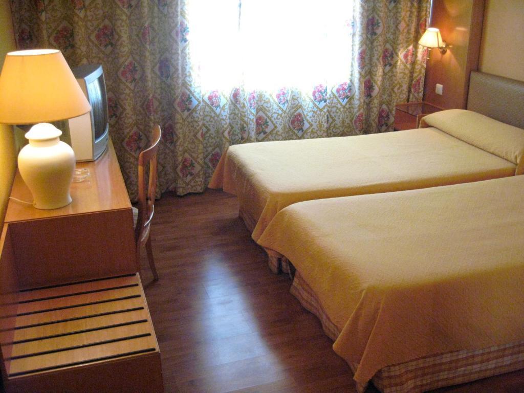 Hotel Restaurante San Roque Medina del Campo Phòng bức ảnh