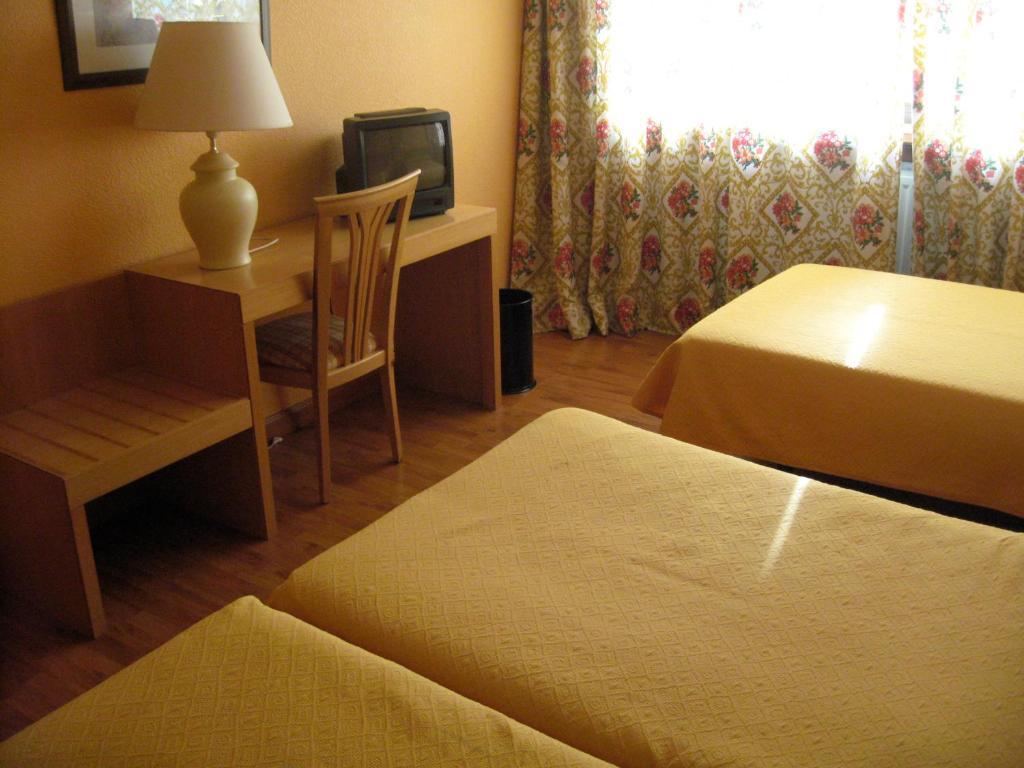 Hotel Restaurante San Roque Medina del Campo Phòng bức ảnh