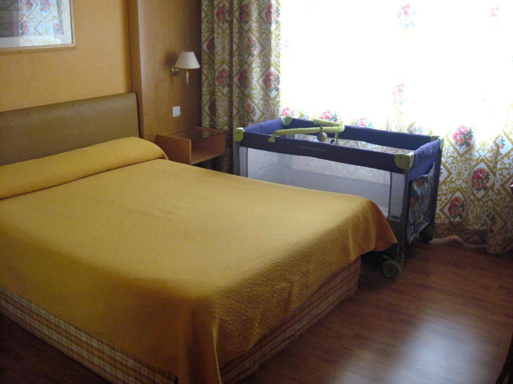 Hotel Restaurante San Roque Medina del Campo Phòng bức ảnh