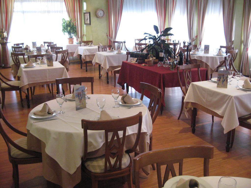 Hotel Restaurante San Roque Medina del Campo Ngoại thất bức ảnh